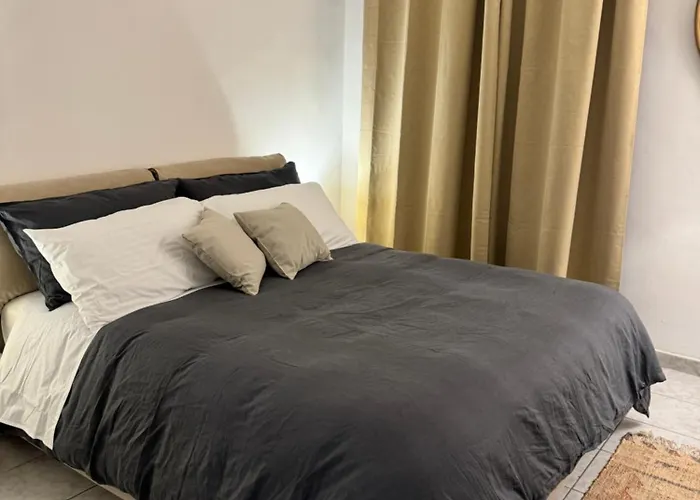 Pietra Apartment 2 , Colosseo